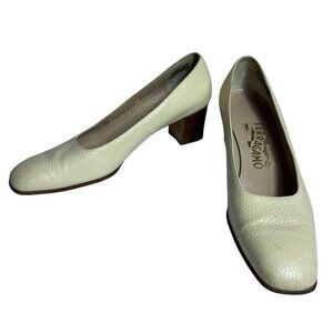 Vintage Salvatore Ferragamo Italy Cream Lizard-Embossed Leather Pumps – Size 6.5